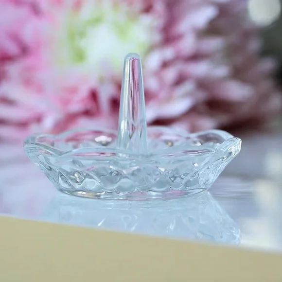 Barski Elegant Crystal Ring Holder - Picture 3 of 4